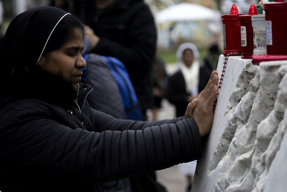 Vatikan: Papino stanje stabilno