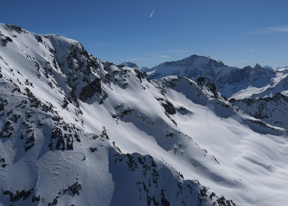 Nastavlja se potraga za hrvatskim državljanima stradalima u lavini