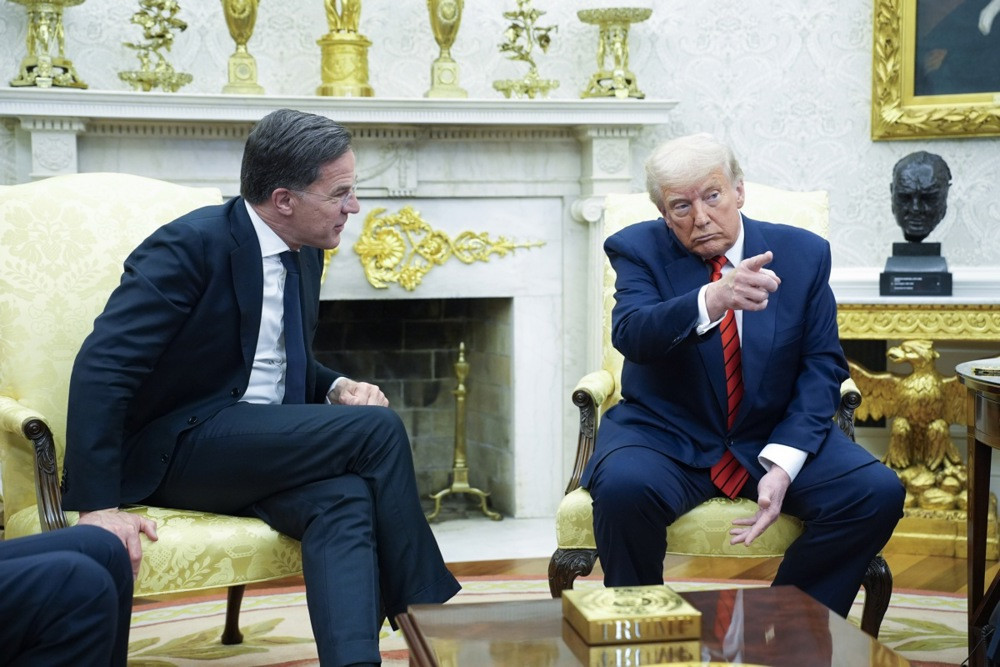 Rutte kazao Trumpu: NATO treba da proizvede više oružja