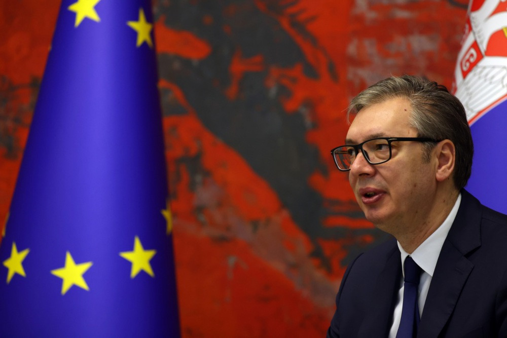 Vučić zvanično pristupio Pokretu za narod i državu