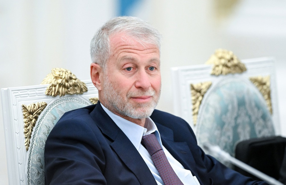 Milijarde, offshore kompanije i antidatirani ugovori: Iza finansijskog carstva Romana Abramovicha
