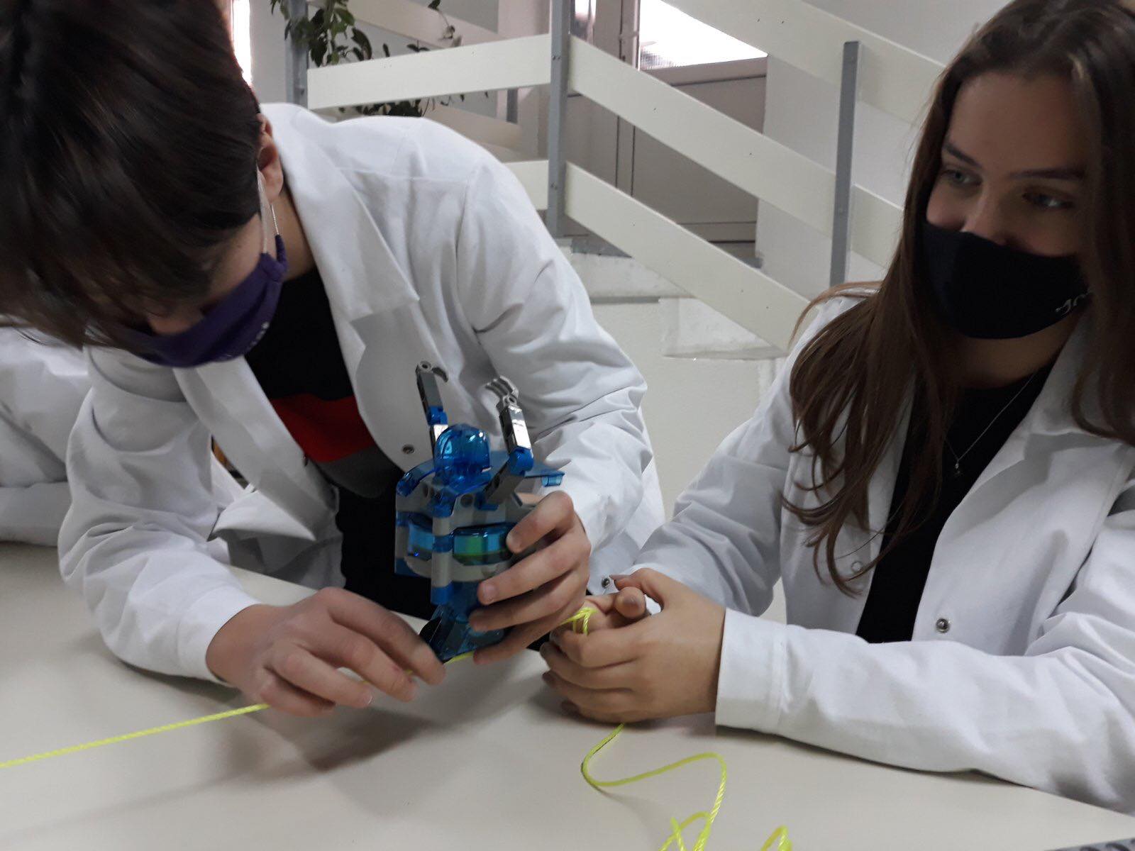 Upoznavanje nauke kroz eksperimente u zeničkoj OŠ 'Musa Ćazim Ćatić'