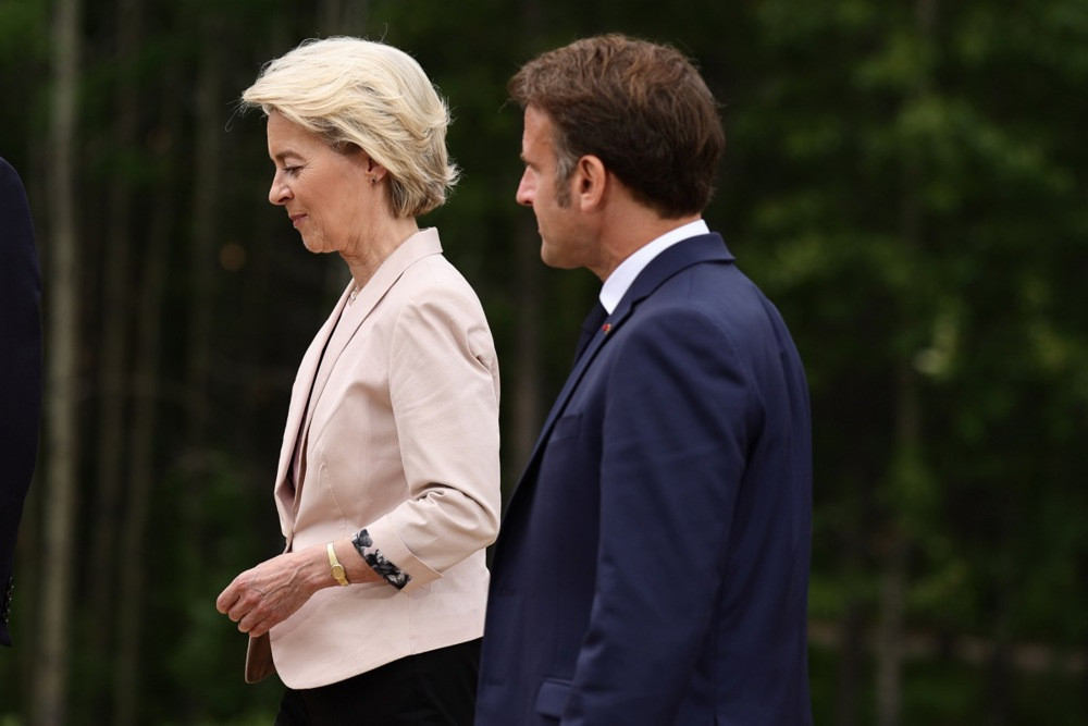 Macron od Von der Leyen traži zabranu društvenih mreža za osobe mlađe od 15 godina