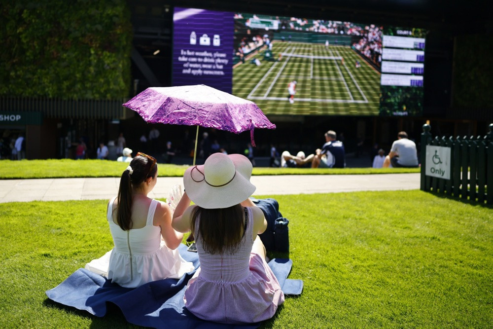 Topao dan u Londonu na početku Wimbledona, Svitolina u drugom kolu