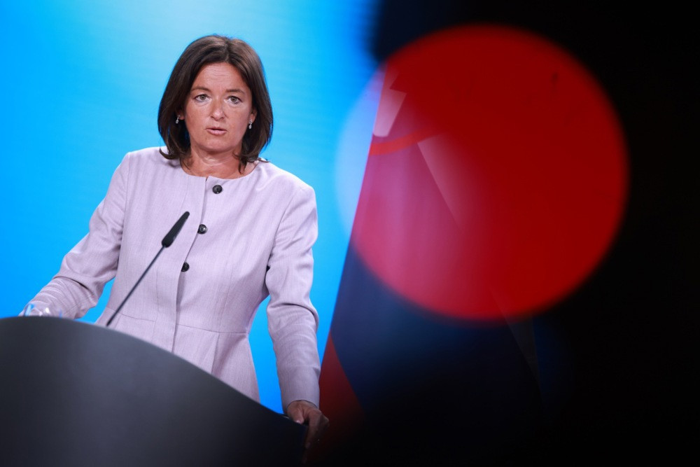 Fajon je upozorila na "pravila moći" koja će zamijeniti "moć pravila" na konferenciji u Helsinkiju