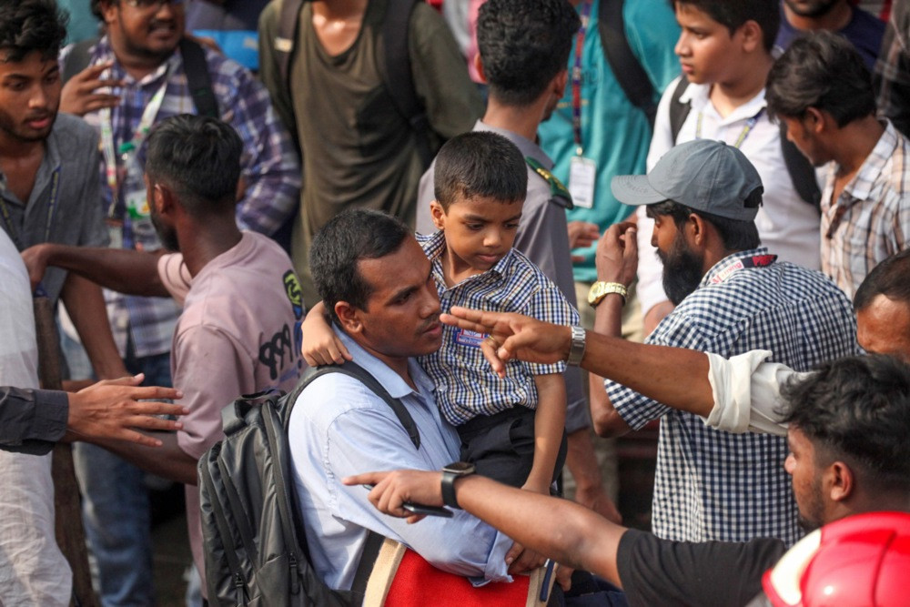 U padu aviona na školu u Bangladešu poginulo 27 osoba, većina žrtava su djeca