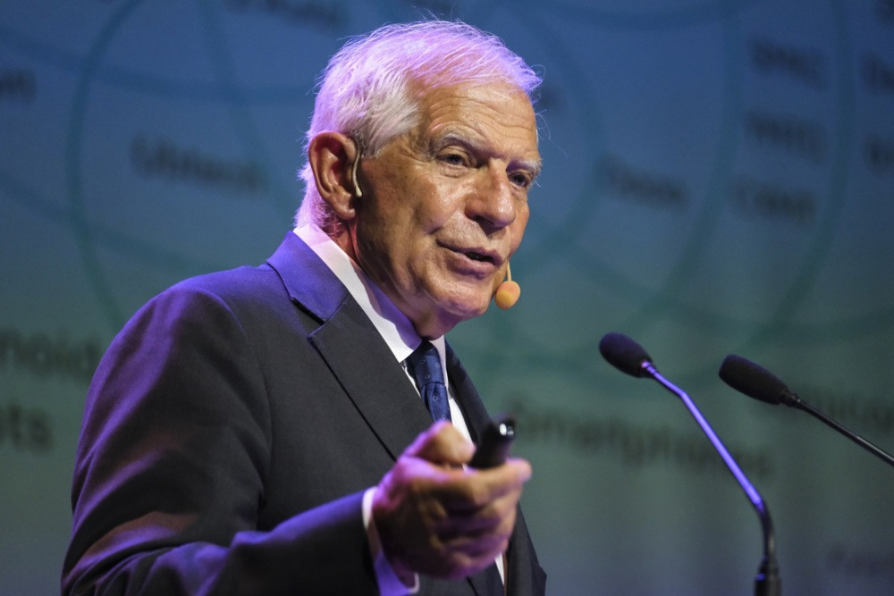 Bivši šef vanjske politike EU-akritikovao Evropsku komisiju zbog trgovinskog sporazuma sa SAD-om