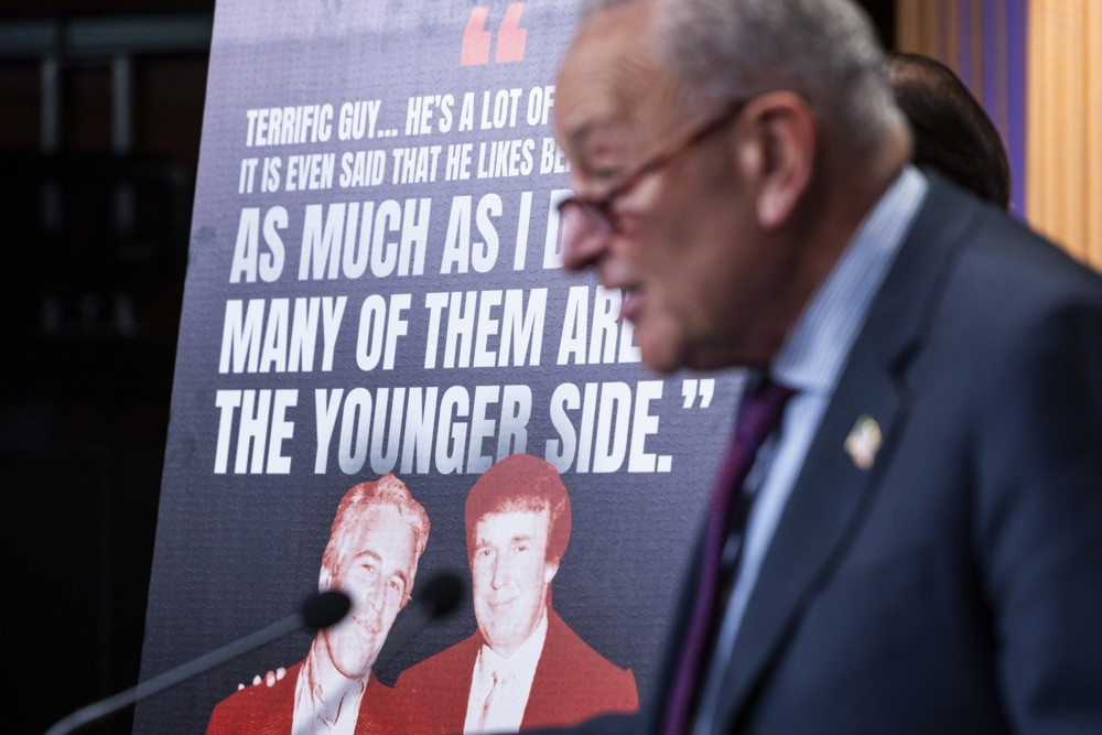 Demokrate otkrivaju nove Epsteinove dokumente s imenima Muska, Thiela, Bannona i princa Andrewa