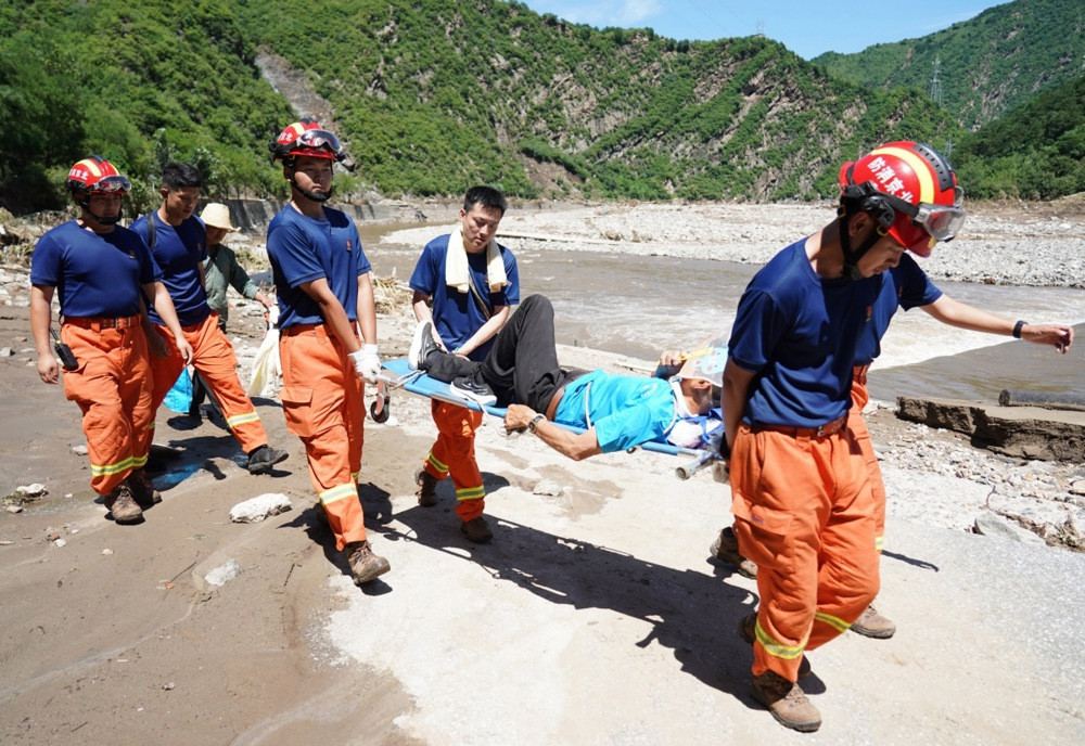 U nesrećama izazvanim obilnim kišama i poplavama u Kini poginule 52 osobe