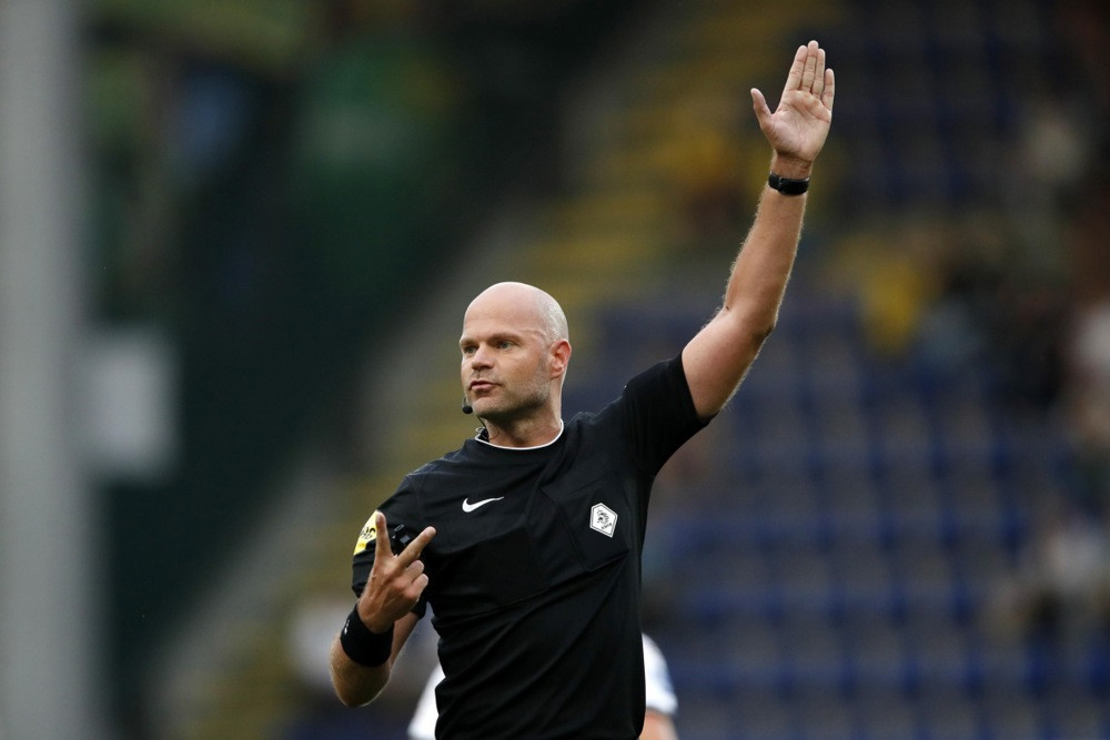 Umro nizozemski sudac Dieperink kojeg je FIFA izbacila sa SP-a