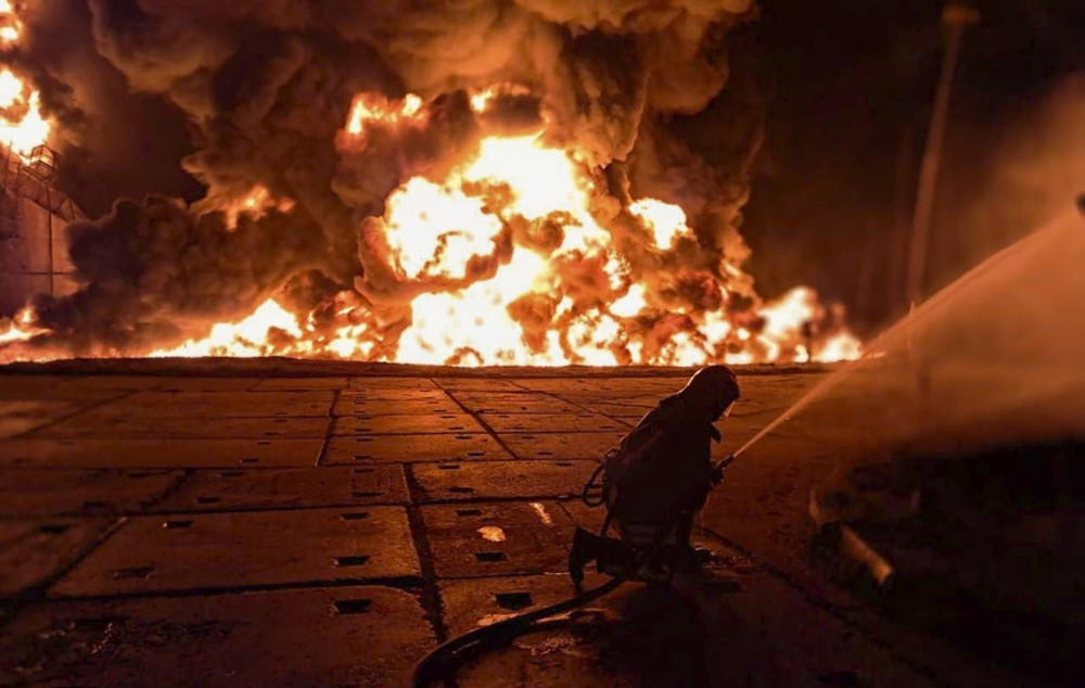 Ukrajinske vlasti: Rusija tokom noći napala sa 614 dronova i raketa, jedna osoba poginula