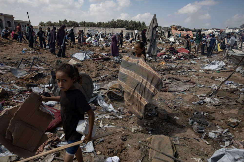 Izraelski napadi ubili 22 Palestinca u Gazi, uključujući one koji su tražili pomoć, dok je još dvoje umrlo od gladi
