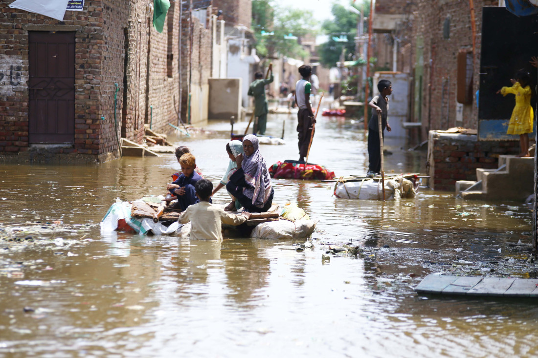 Masovne evakuacije u istočnom Pakistanu nakon što je Indija ispustila brane