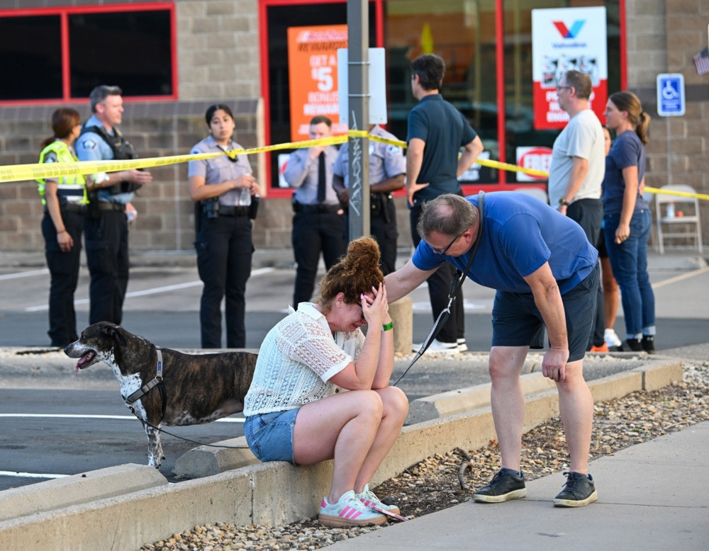 Direktor FBI-ja: Pucnjava u Minnesoti bila 'domaći terorizam'