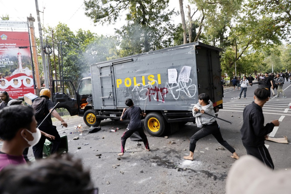 Još troje mrtvih tokom protesta u Indoneziji zbog policijske brutalnosti i korupcije