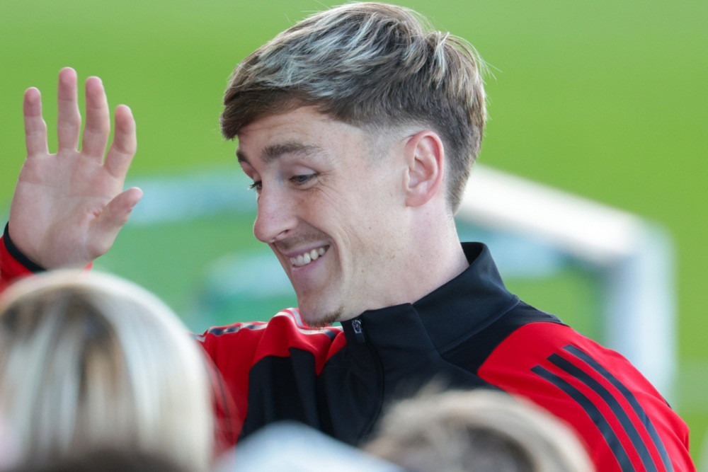 Fudbaler AC Milana Alexis Saelemaekers produžio ugovor do ljeta 2031. godine