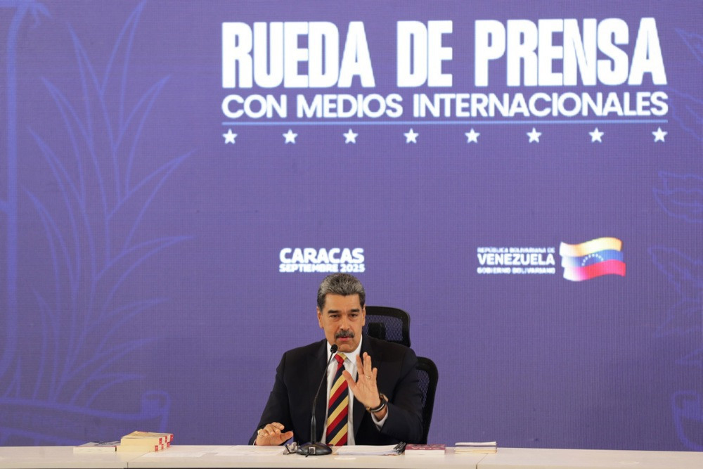 Maduro prijeti "oružanom borbom", Trump upozorava na obaranje venecuelanskih aviona