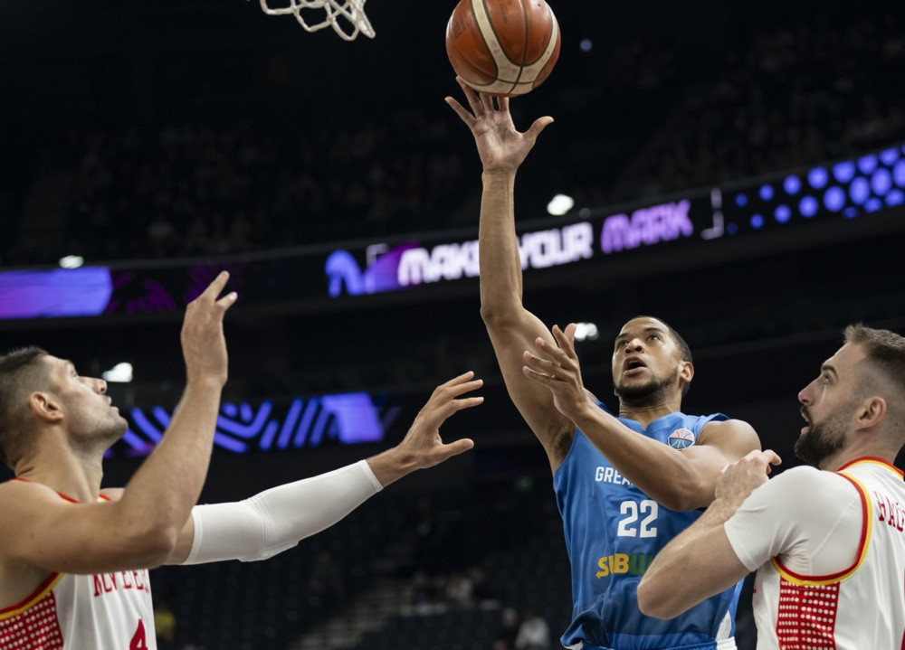 Velika Britanija pobjedom Crne Gore poslala Švedsku u osminu finala Eurobasketa
