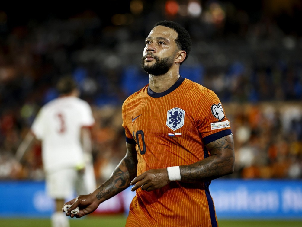 Depay kasni na okupljanje reprezentacije zbog krađe pasoša