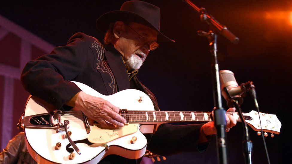 "Kralj Twanga" gitarist Duane Eddy preminuo je u 86. godini