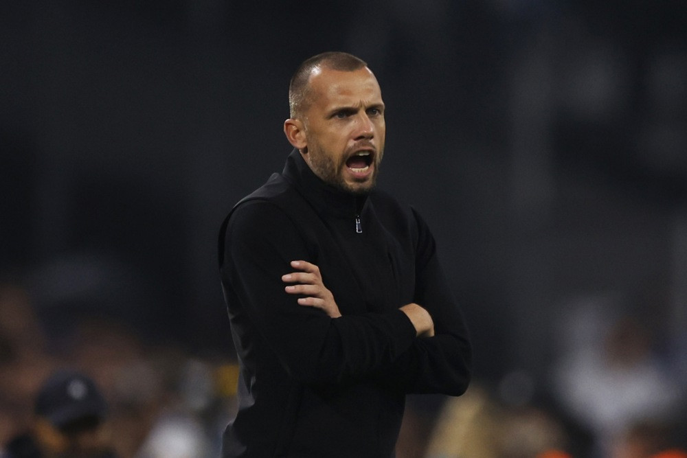 Ajax otpustio trenera Heitingu