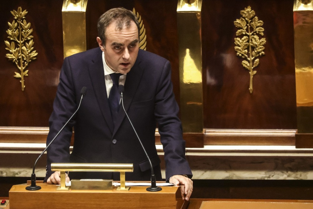 Reimenovani francuski premijer predložio suspenziju penzione reforme do sljedećih predsjedničkih izbora