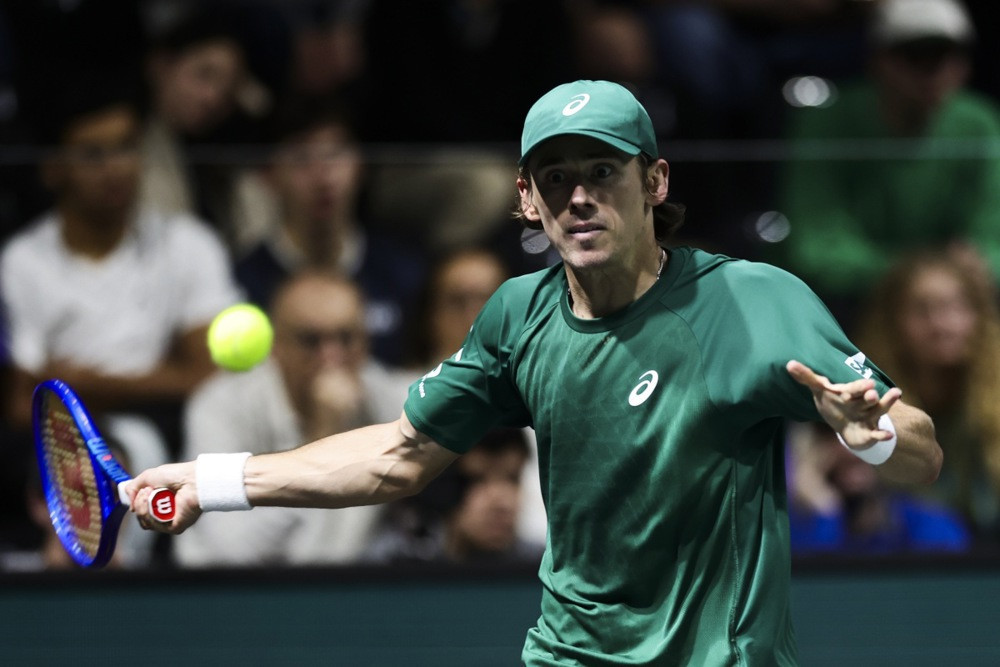 De Minaur u četvrtfinalu Mastersa u Parizu