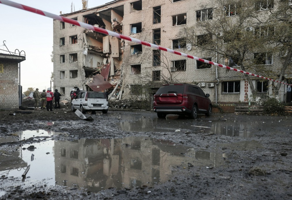 Ukrajinski dronovi pogađaju rusku naftnu infrastrukturu dok Moskva napreduje prema Pokrovsku