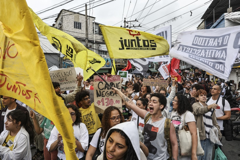 Nasilje i bijes u Riju - Hiljade ljudi na ulicama nakon policijske racije