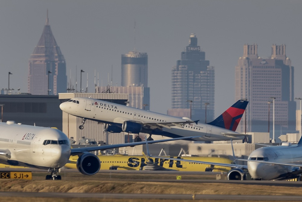 Ministarstvo saobraćaja SAD: Zračni saobraćaj može prestati zbog budžetske krize