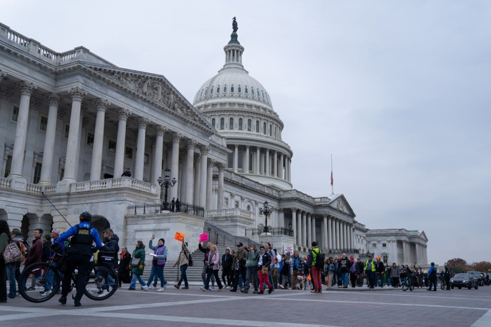 Administracija SAD-a kritikovana zbog nepotpunog objavljivanja dosijea o Epsteinu