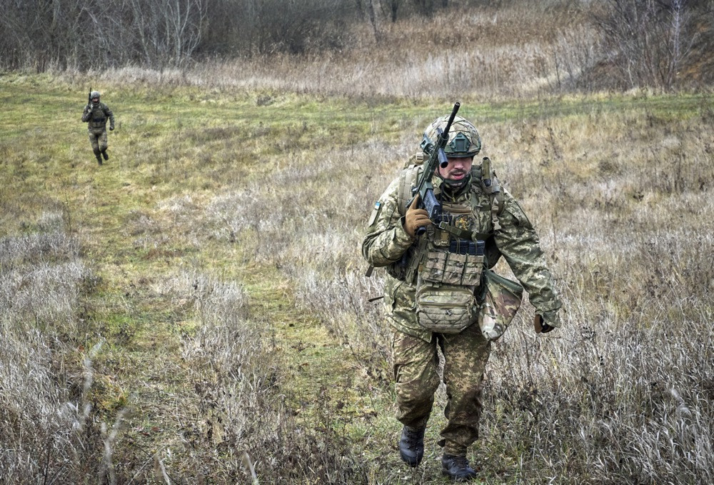 U ruskom napadu dronovima u Ukrajini poginuo dječak, Ukrajinci uzvratili gađanjem luke i rafinerije