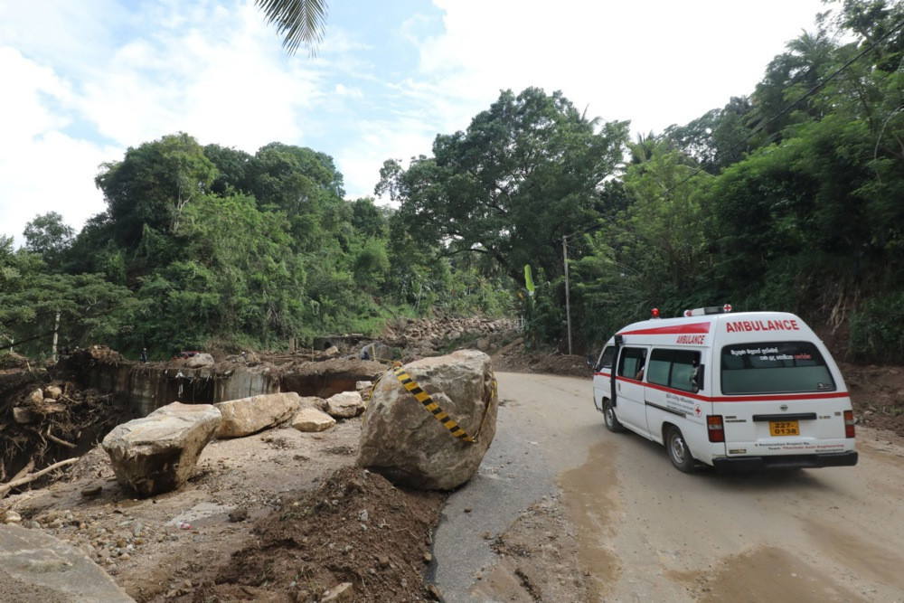Više od 2.000 mrtvih i nestalih u poplavama i klizištima u Južnoj i Jugoistočnoj Aziji