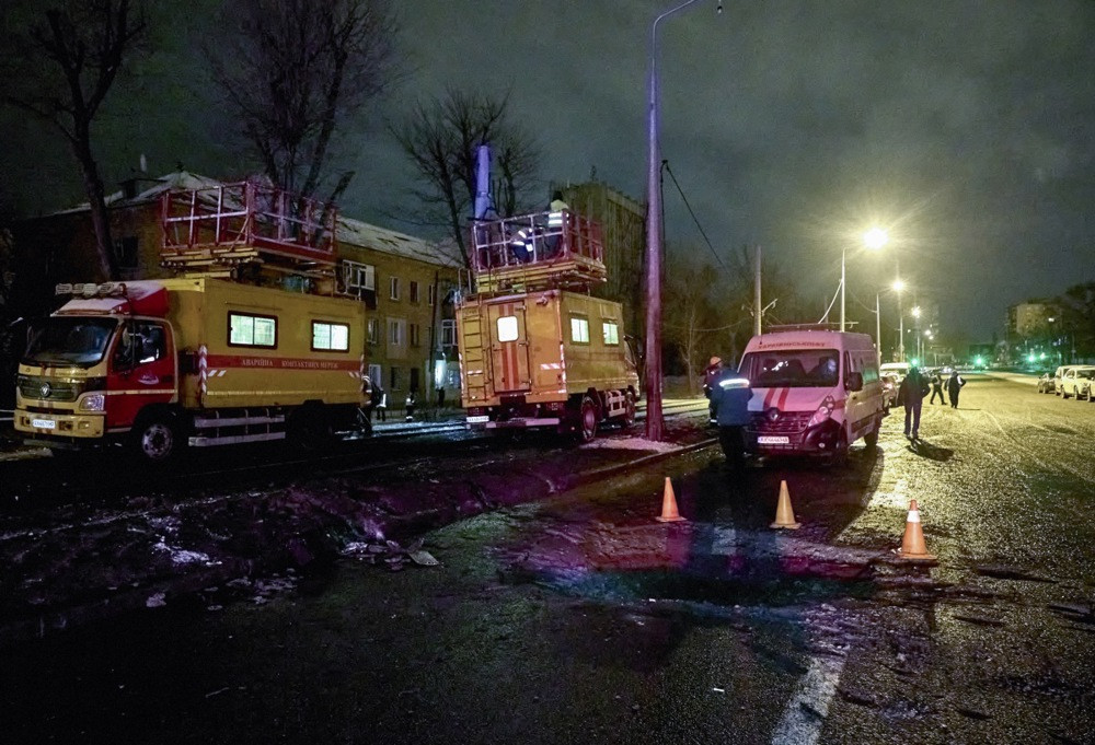 Ruska avionska bomba pogodila centralnu cestu u Harkovu, najmanje dvije osobe poginule