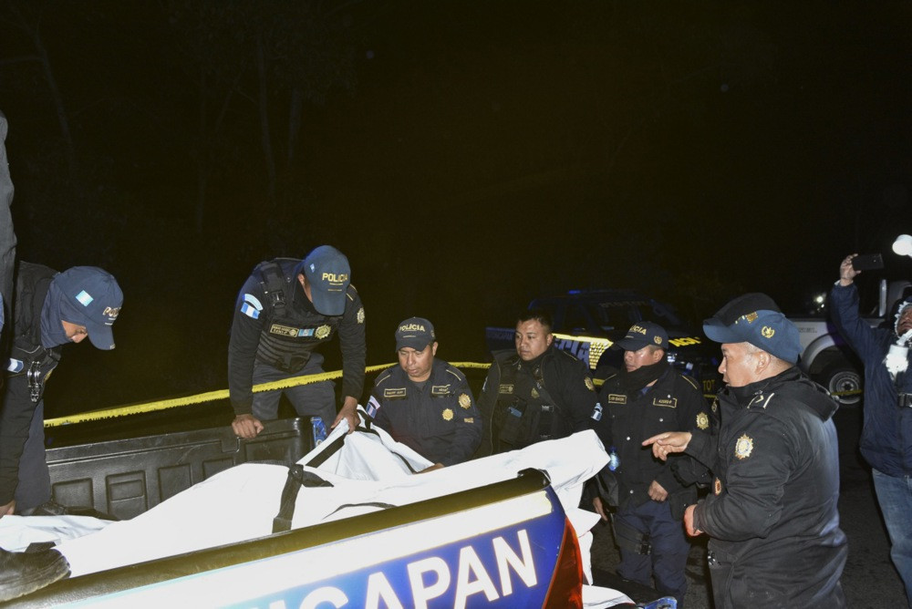 Autobus pao u provaliju na zapadu Gvatemale, 15 poginulih