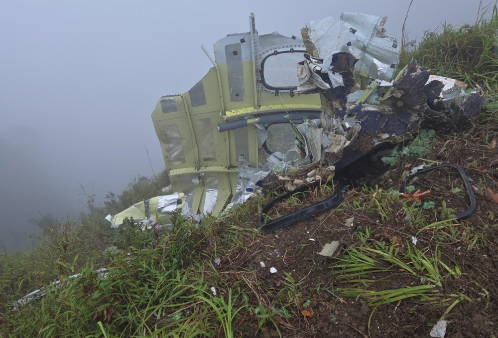 Spasioci u Indoneziji pronašli dijelove aviona koji je jučer nestao s radara