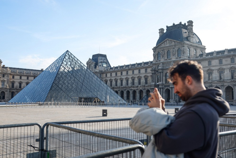 Francuska policija razbila mrežu 'velikih prevara' s ulaznicama za Louvre