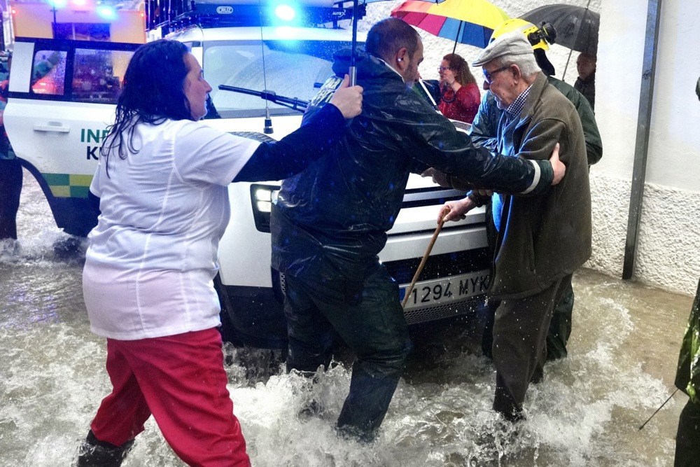 Južnu Španiju zahvatilo obilno nevrijeme i poplave zbog oluje Leonardo
