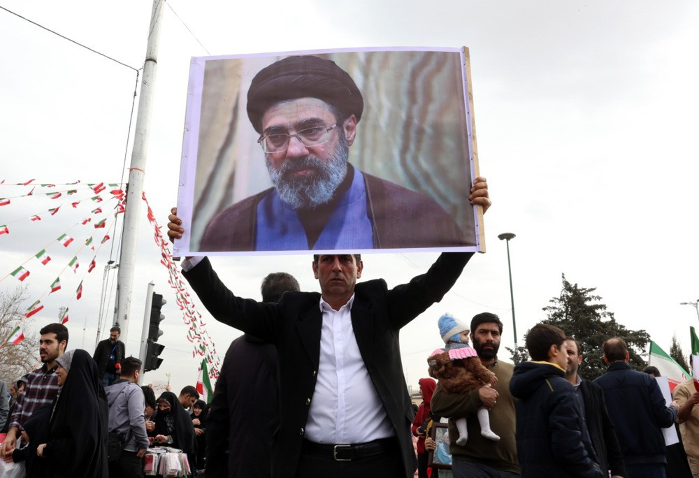 Mojtaba Khamenei, sin Alija Khameneija mogao bi preuzeti Iran u najturbulentnijem periodu njegove historije