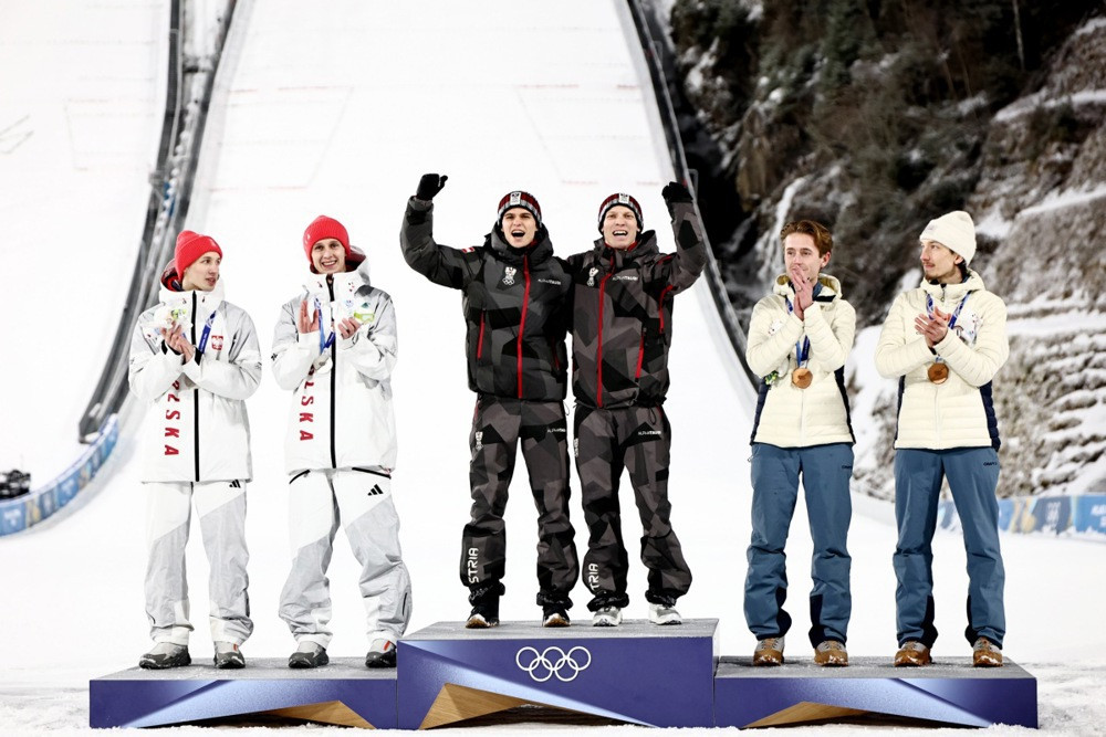 Austrijskim skakačima povijesno prvo super ekipno zlato nakon prekida u Predazzu