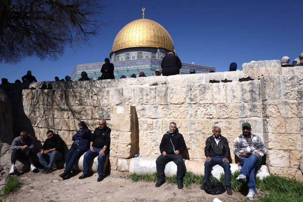 Gotovo 600 izraelskih okupatora upalo u kompleks Al-Akse, Palestincima ograničen pristup