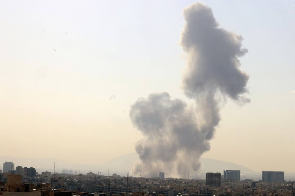 Izrael i SAD pokrenuli napade na Iran - Eksplozije odjekuju Teheranom