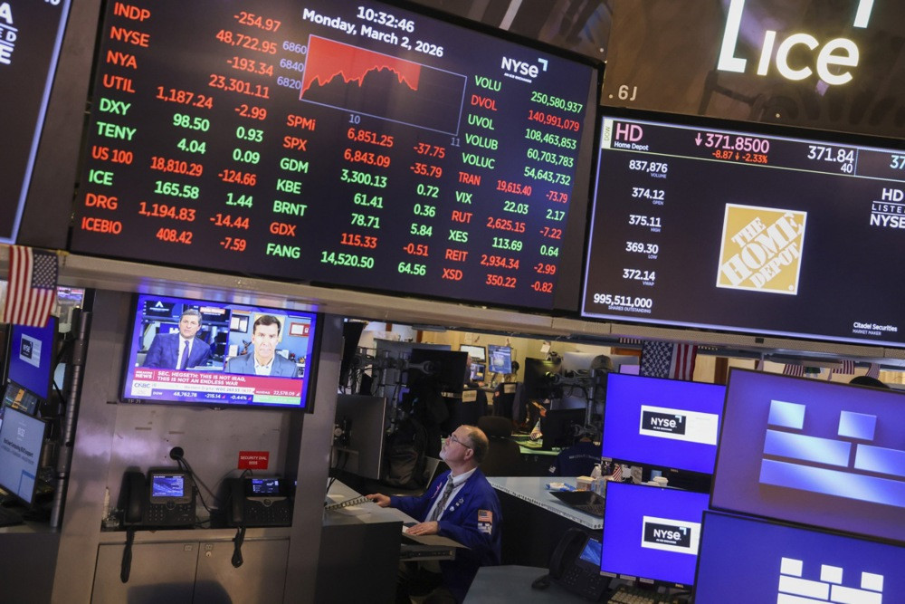 Cijena nafte nastavlja rasti, a dionice padaju kako se širi sukob s Iranom