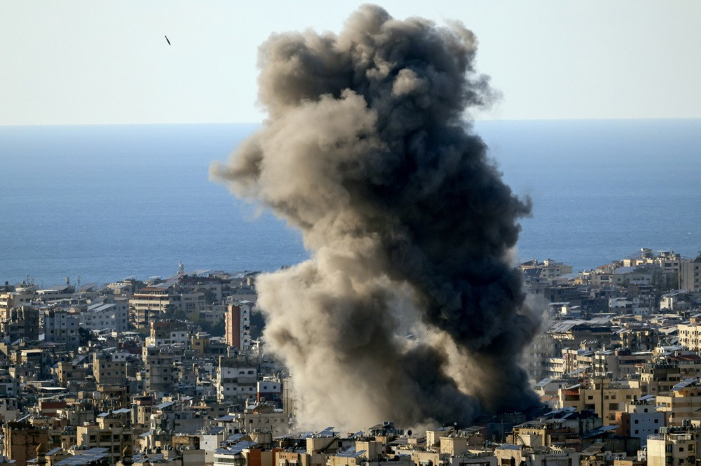 Izraelska vojska tvrdi da su njeni vojnici zauzeli položaje u južnom Libanu