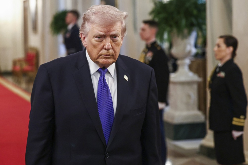 Trump: Iranska vojska i rukovodstvo su uništeni, za pregovore je prekasno