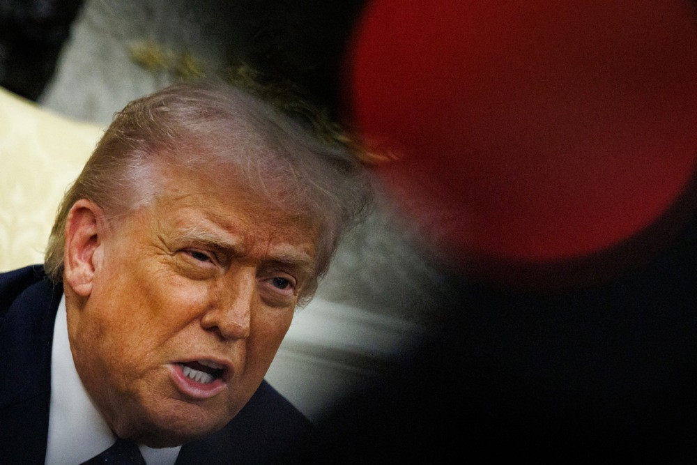 Trump: Američka mornarica pratit će tankere kroz Hormuški tjesnac