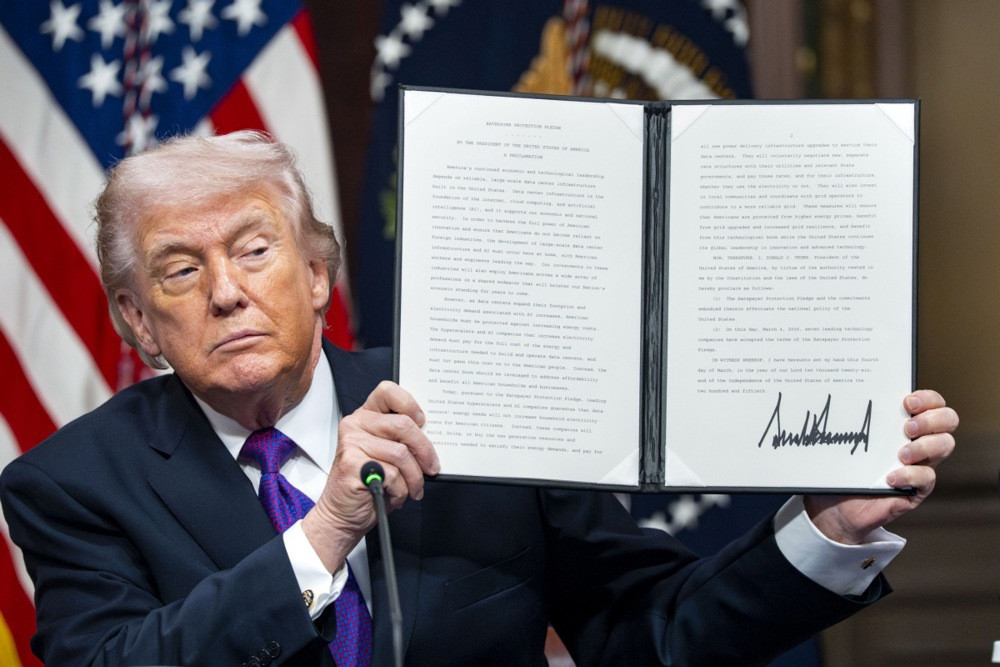 Od „umjetne" do „superiorne inteligencije": Trump predložio nova imena za AI