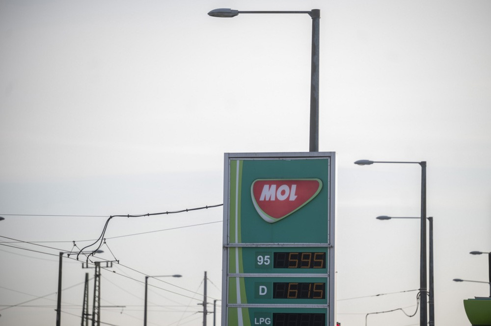 MOL dobio odobrenje SAD-a za pregovore o kupovini udjela u srbijanskom NIS-u