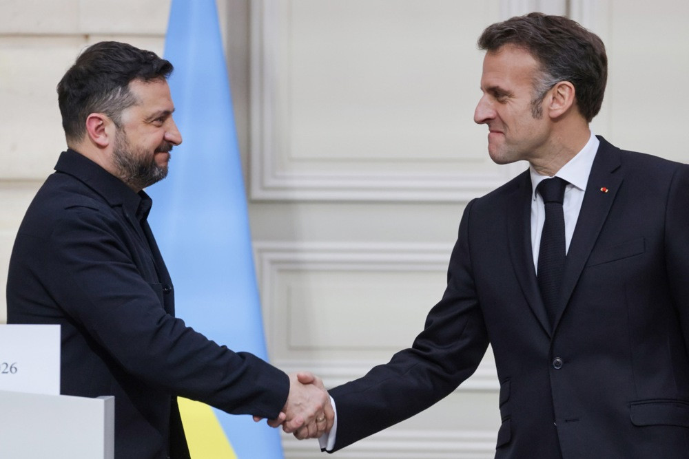 Macron pozdravio poziv Zelenskog Putinu na direktne razgovore