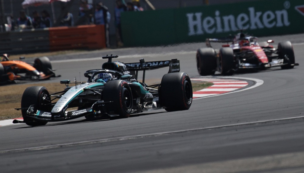 Russel pobijedio u sprint trci u Kini